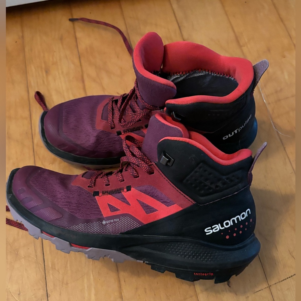 Salomon OutPulse Women’s Hiking Boots